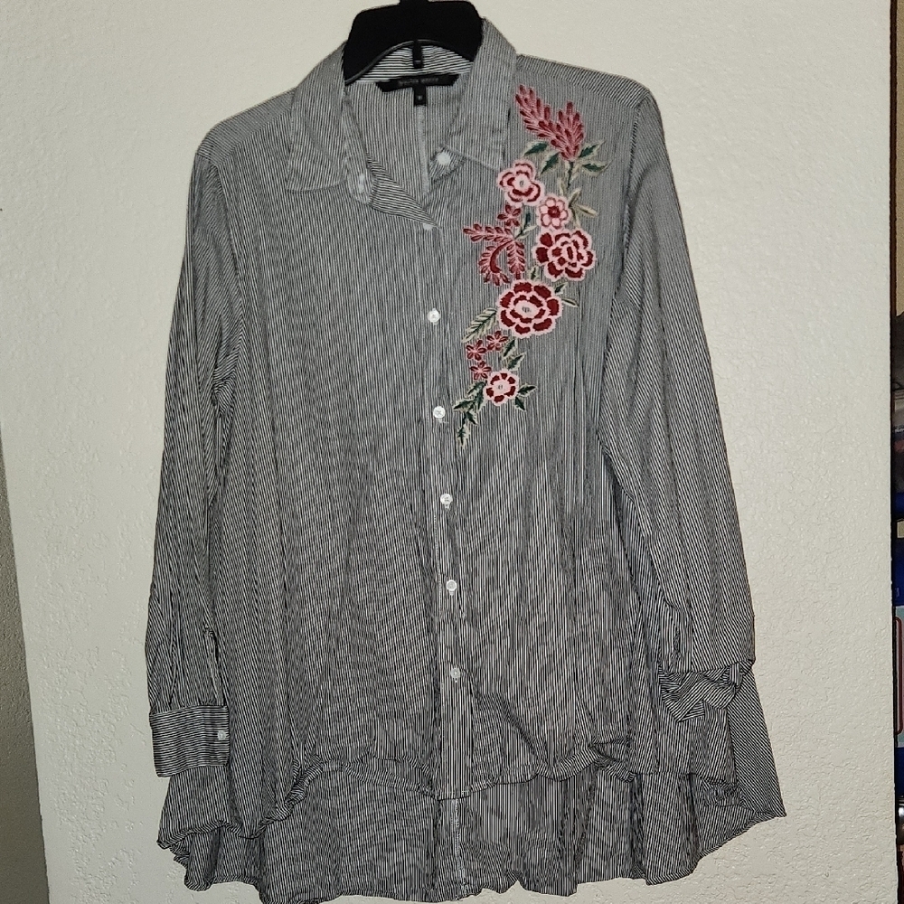 Walter Baker Floral Embroidered Women's Top SZ M